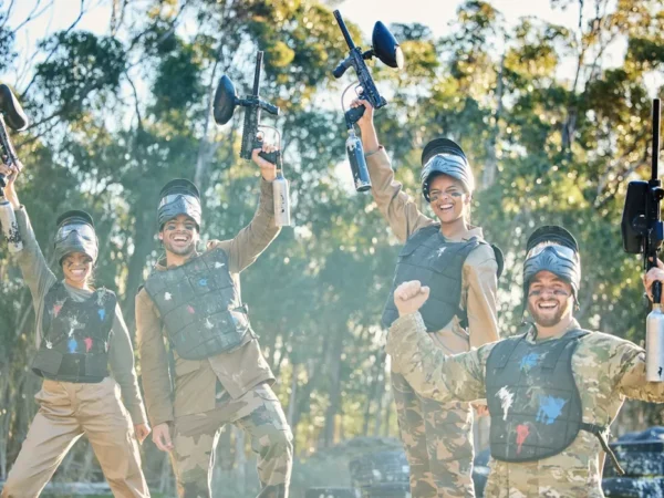 Paintball élmény Vácon, egy régi katonai bázison, 100 db golyóval