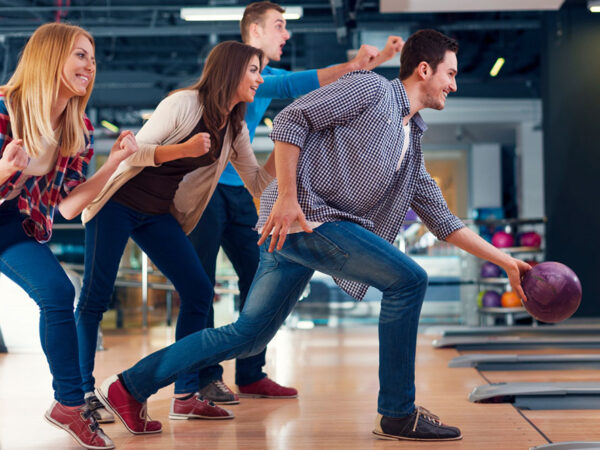 Bowlingozás 4 fő részre, exkluzív Hello Varázs bőségtállal