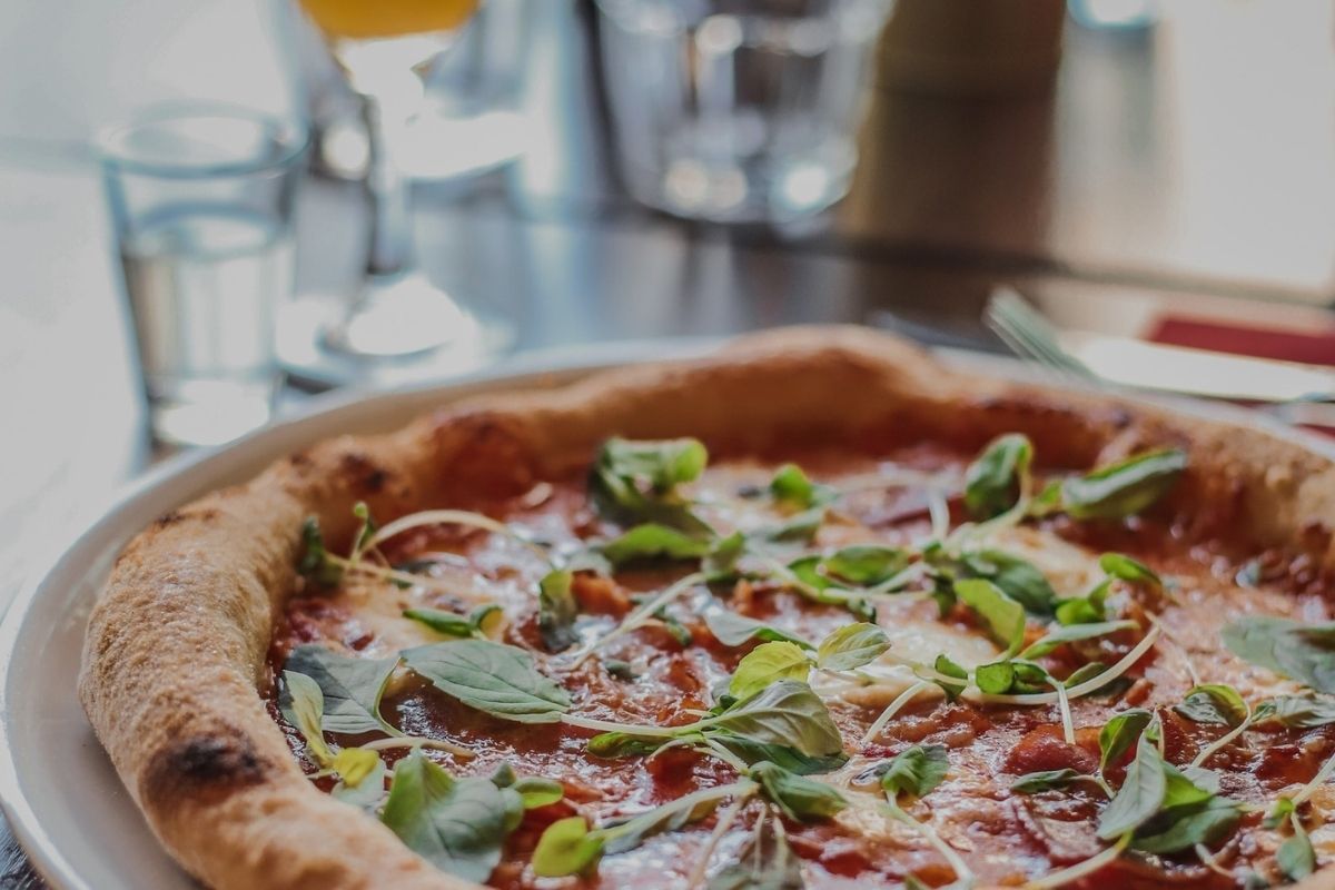 Hello Varázs pizza menü a Deákon a Mia Valentinában