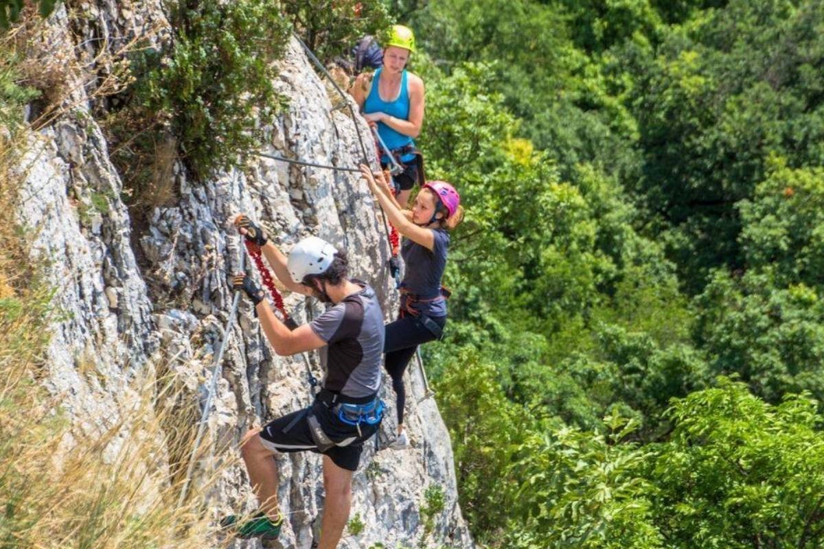 Garantáltan függő leszel! Via ferrata sziklamászás akár 4 fő részére