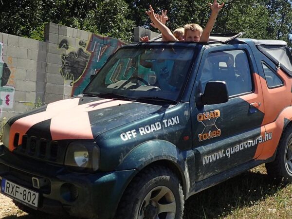 30 perces Offroad terepjárós élményvezetés, gyerekeknek is